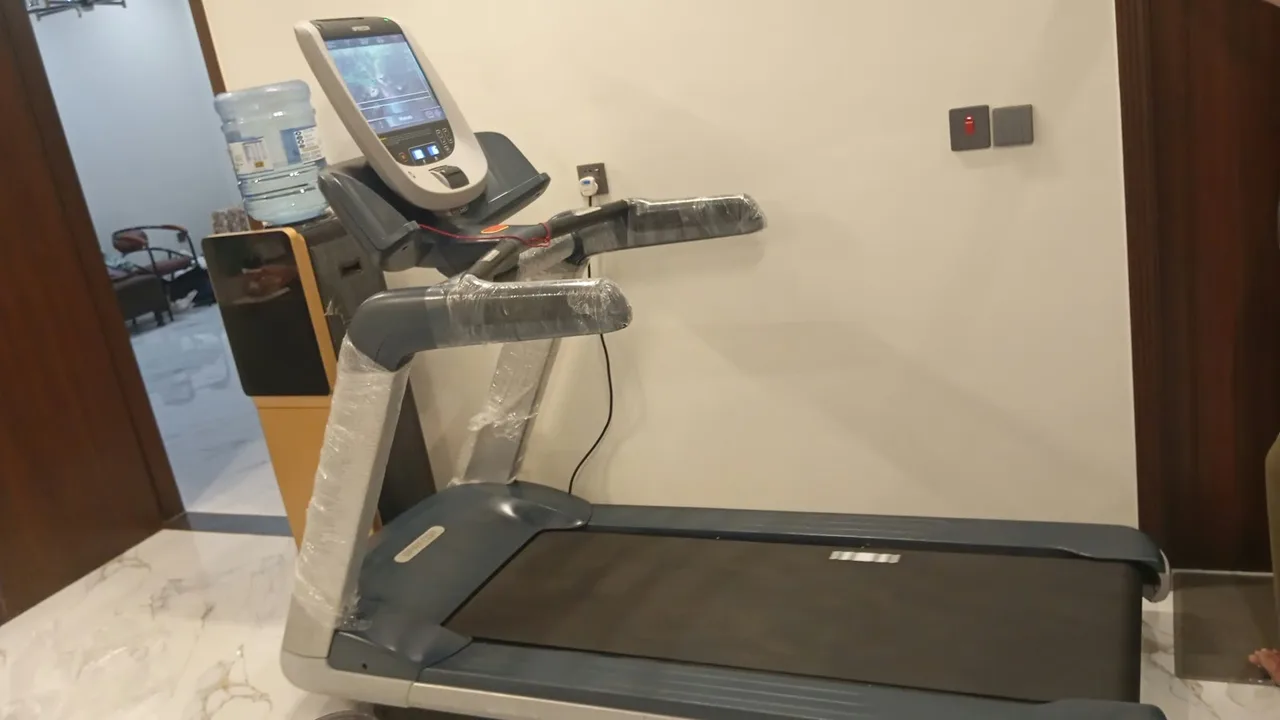 Precor Commercial Treadmill Blueprint — photo 1
